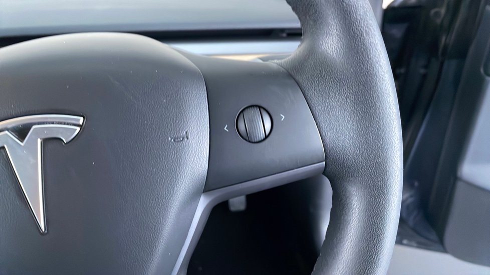 للبيع : بي جيه 20 مميزات الاستاندر:جي إل في مستعملة شركة الصنع : تسلا موديل 3 صالون "سيدان" كهربائي اللون: رمادي سنة الانتاج: 2020 إكس سي إم 01