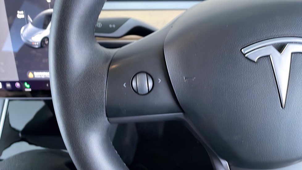 بي جيه 20 جي إل في-مستعملة-تسلا-موديل-3-صالون-كهربائي-رمادي-2020-إكس سي-إم-01